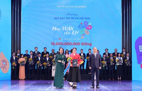 Tâp đoàn KN Holdings đóng góp 10 tỉ đồng cho Chương trình "Mùa Xuân Cho Em" lần thứ 18