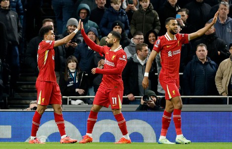 Liverpool độc diễn đường đua