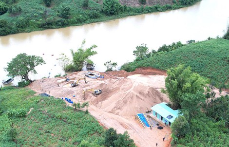 Lùm xùm đấu giá quyền khai thác khoáng sản 19 khu vực ở Kon Tum