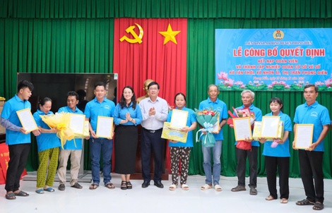 Thêm niềm vui cho người bán vé số ở TP Cần Thơ