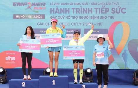 Bệnh nhân và bác sĩ chạy bộ tiếp sức cho người mắc ung thư