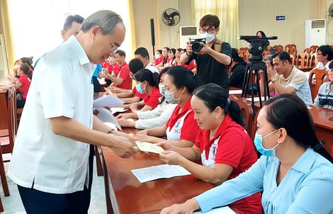 Tết ấm áp, trọn vẹn cho người lao động khó khăn