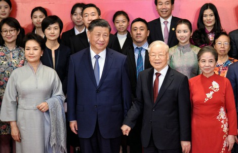 Những khoảnh khắc ấn tượng ngoại giao nhân dân
