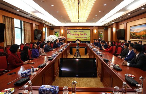 Thường trực Ban Bí thư thăm và làm việc tại Ban Kinh tế Trung ương
