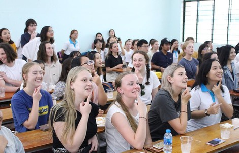 Chương trình đào tạo người nước ngoài dạy tiếng Anh tại Việt Nam: Sự cần thiết của việc lựa chọn cơ sở đào tạo