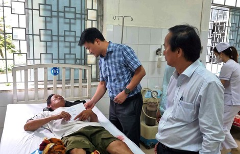 Ngư dân kể lại giây phút kinh hoàng lúc tàu cá bị đâm chìm giữa biển