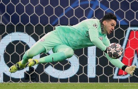 Ederson lập kỳ tích, Pep Guardiola lại khen... Phil Foden hết lời