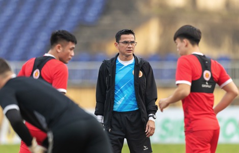 Vòng 11 V-League 2023-2024: HLV Kiatisuk có chiến thắng thứ 3 liên tiếp