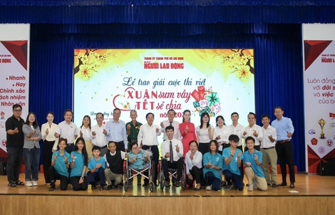 Câu chuyện xúc động về chàng trai đoạt giải nhất cuộc thi viết “Xuân sum vầy - Tết sẻ chia”
