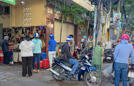 "Hết rồi con ơi!"