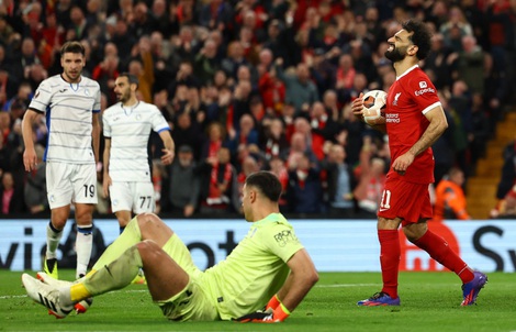 Liverpool thua sốc Atalanta, bóng đá Anh choáng váng với Europa League