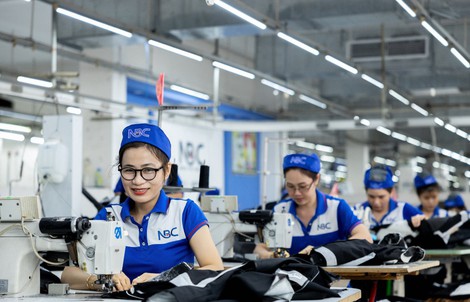 Thiếu lao động, nhà máy “treo thưởng” tiền triệu để tìm người