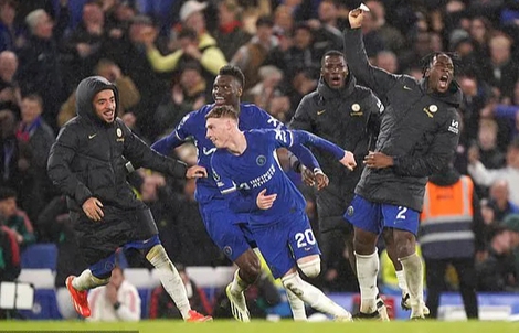 Rượt đuổi tỉ số điên rồ, Man United thua ngược Chelsea trận cầu 7 bàn