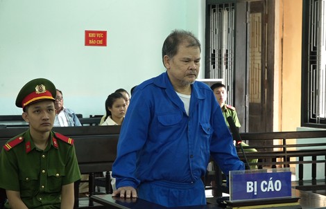 Người đàn ông “hoang tưởng” dùng dao đâm chủ tịch phường 