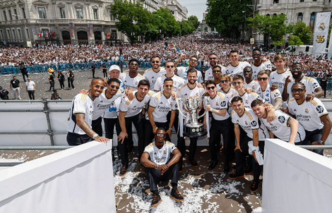 Real Madrid ăn mừng chức vô địch La Liga thứ 36