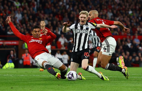 Thắng chật vật Newcastle, Man United sắp mất vé dự cúp châu Âu