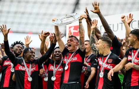 Bayer Leverkusen kết thúc mùa giải với thành tích bất bại