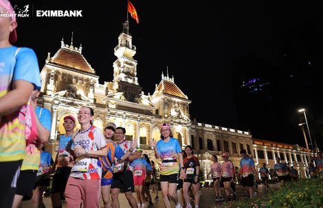 Gần 5.000 vận động viên thắp sáng đêm Sài Gòn tại “Ho Chi Minh City Night Run Eximbank 2024”