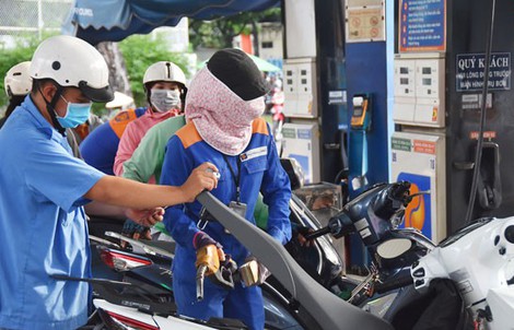 Giá xăng RON95 tăng 78 đồng/lít, dầu diesel giảm 36 đồng/lít