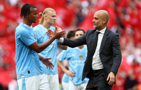 Hậu FA Cup: HLV Guardiola nhận lỗi, Ten Hag nói "2 cúp là không tệ"