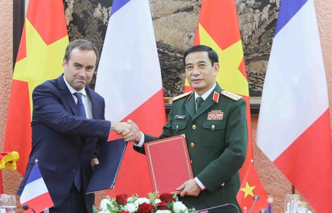 Việt Nam - Pháp ký ý định thư về tăng cường hợp tác quốc phòng