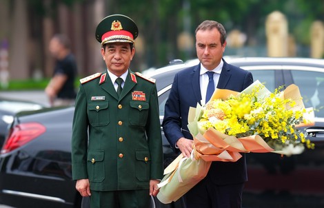 Đại tướng Phan Văn Giang đón Bộ trưởng Bộ Quân đội Pháp thăm Việt Nam