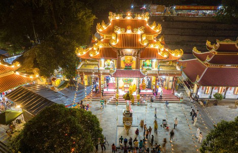 Những khoảnh khắc xúc động trong Lễ vía Bà tại hệ thống các chùa núi Bà, Tây Ninh