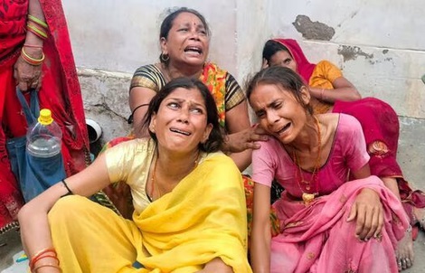 Thảm kịch giẫm đạp ở Ấn Độ, hơn 100 người thiệt mạng