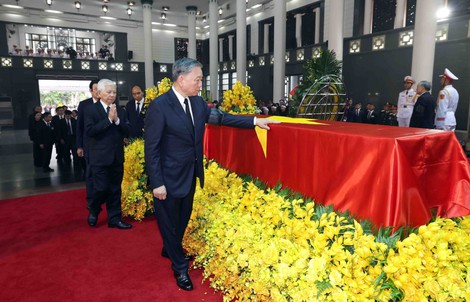 Lãnh đạo Đảng, Nhà nước viếng Tổng Bí thư Nguyễn Phú Trọng