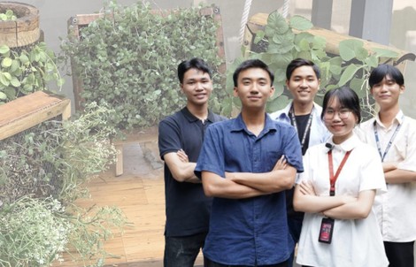 Ứng dụng công nghệ vào tranh sinh học