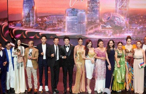 MC Vũ Mạnh Cường "xém xỉu" trên sân khấu

