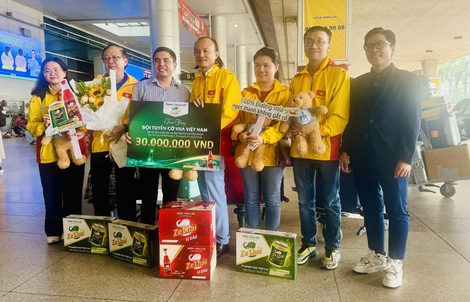 Các kỳ thủ Việt Nam trở về sau Olympiad cờ vua 2024