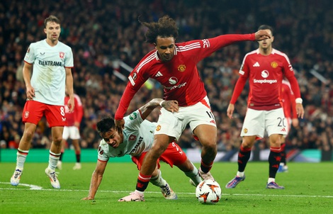 Man United bị cầm hòa ở Old Trafford, rơi xuống nhóm cuối Europa League