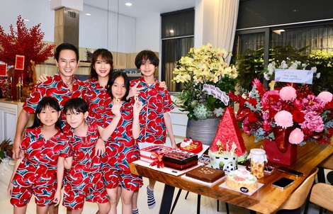 Lý Hải - Minh Hà rực rỡ trang phục dưa hấu