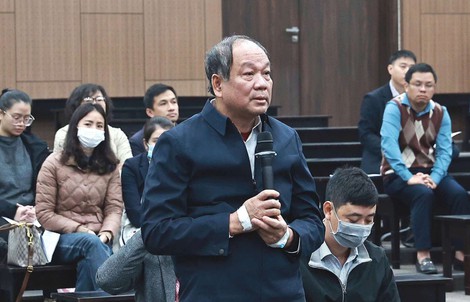Hình ảnh các bị cáo đến tòa xử cựu bộ trưởng Mai Tiến Dũng và các đồng phạm trong vụ án Đại Ninh