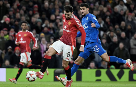 Đánh bại Rangers phút bù giờ, Man United bùng nổ Europa League