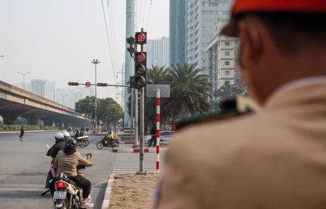 Phó chủ tịch QH: Kiểm tra tín hiệu đèn giao thông, không để người dân bị phạt oan