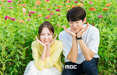 Mỹ nam "When the phone rings" bác bỏ tin "phim giả tình thật"
