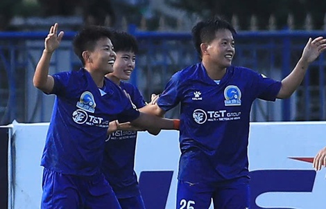Bích Thùy góp phần giúp TP HCM 1 giữ vững ngôi đầu sau vòng 7