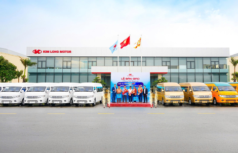 Kim Long Motor bàn giao lô xe cho khách hàng chương trình “Đầu tư KIMLONG 99 - nhận ngay KIMLONG X9”