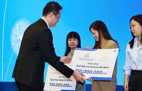 Học bổng Đinh Thiện Lý: 20 năm đồng hành cùng học sinh, sinh viên