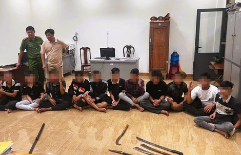 Nhóm thanh thiếu niên “báo đời”, tụ tập để đi chém người
