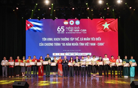 Nhân dân Việt Nam ủng hộ 615 tỉ đồng hỗ trợ nhân dân Cuba anh em
