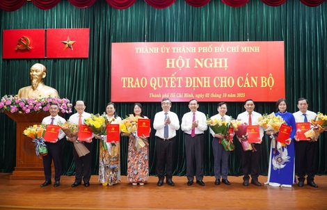 TP HCM tiếp tục chỉ định 14 cán bộ về làm lãnh đạo cấp xã