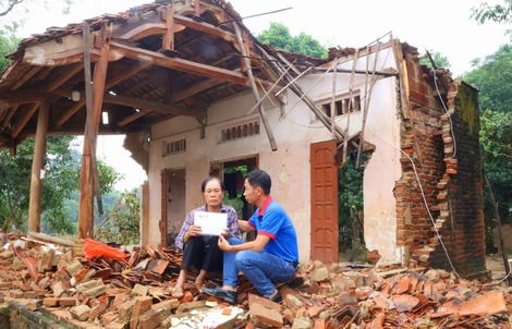 Xây nhà cho bà Trương Thị Hoạt - người phụ nữ đơn thân, nghèo khổ bị lũ cuốn trôi hết nhà, tài sản