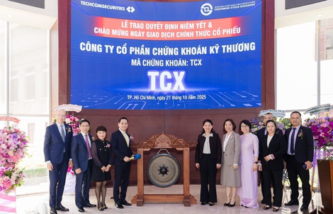 Niêm yết và chính thức giao dịch hơn 2,31 cổ phiếu chứng khoán TCBS (TCX) ngày 21-10