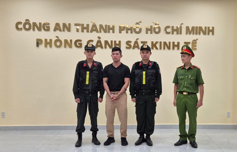 Công an TP HCM bắt ca sĩ Lương Bằng Quang