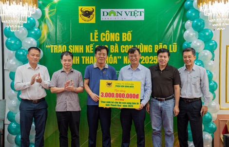 Công ty Phân bón Bình Điền và Báo Nông thôn Ngày nay trao sinh kế cho bà con vùng bão lũ ở Thanh Hóa