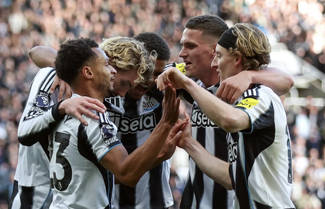 Newcastle thắng nghẹt thở Fulham tại St.James' Park