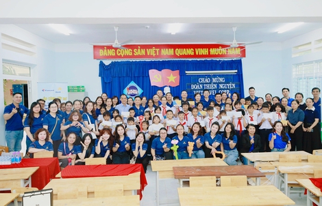 WorldTrans - Doanh nghiệp vì cộng đồng: Chắp cánh ước mơ, cùng em đến trường